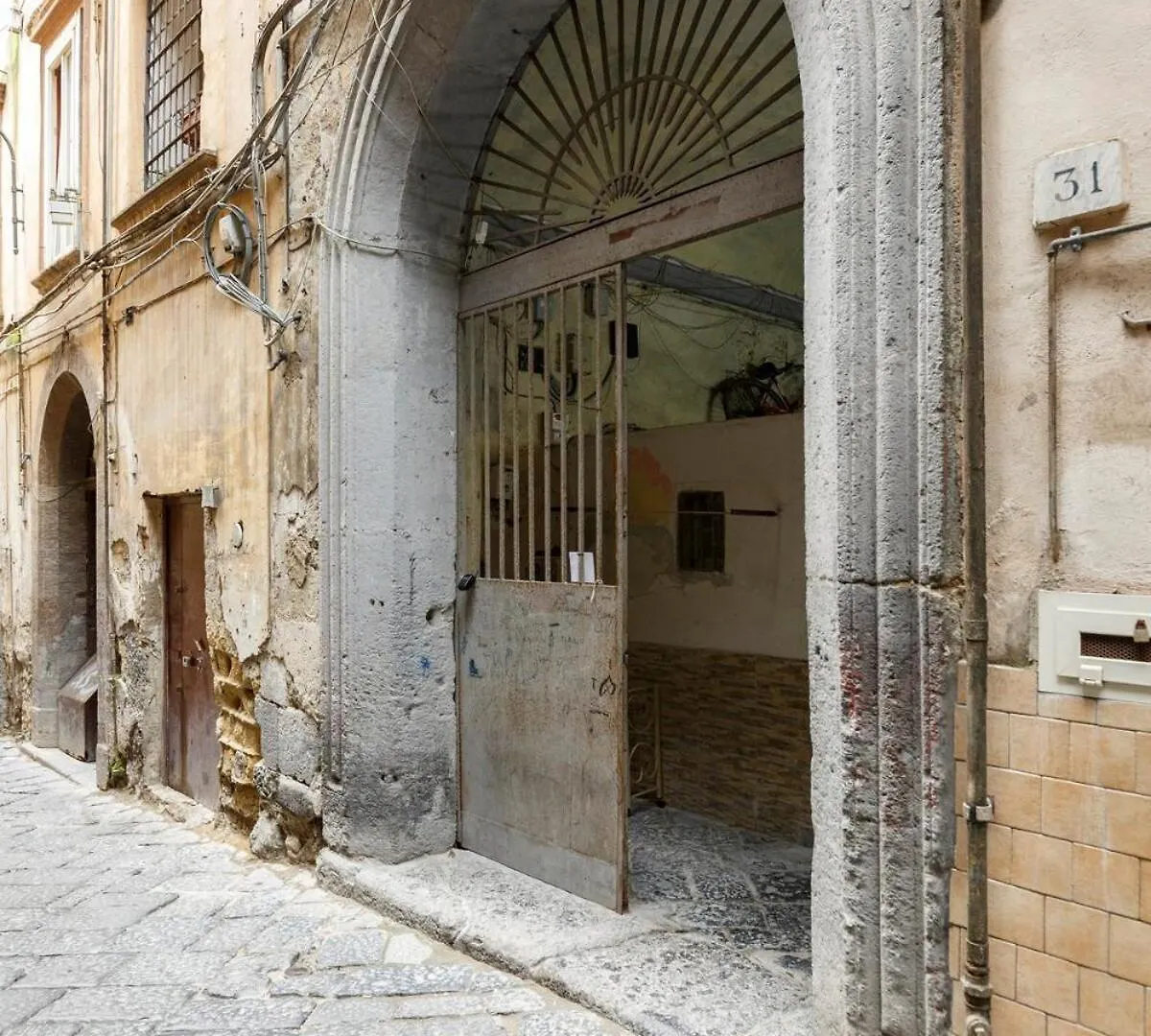 Maiorani 31 Hotel Naples Italy